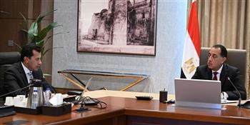 رئيس الوزراء يتابع مع وزير الشباب والرياضة عددًا من ملفات عمل الوزارة 