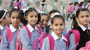 «بيزنس اللوجو» يرهق الأسر.. كابوس الـ«يونيفورم»