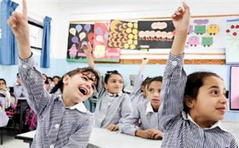 الطلاب على أعتاب تجربة مختلفة تنتظر التقييم..  مناهج جديدة.. «التطوير الصعب»
