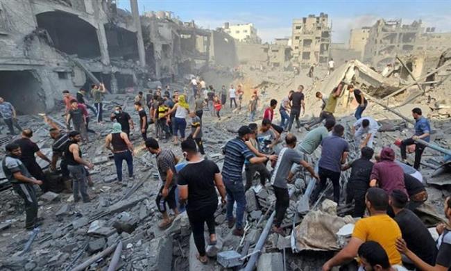 استشهاد فلسطينيين أحدهما طفل بقصف الاحتلال لمخيم النصيرات وحي الدرج