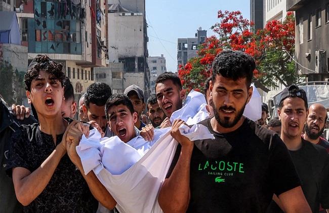 استشهاد فلسطيني وإصابة آخرين برصاص الاحتلال أثناء انتظار المساعدات في غزة