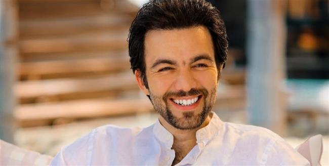 شريف رمزي:  اتجوزت مراتي في مسلسل مع" الزعيم"  