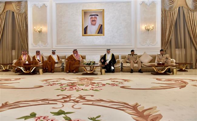 وزير الداخلية السعودي يصل الكويت في مستهل زيارة رسمية
