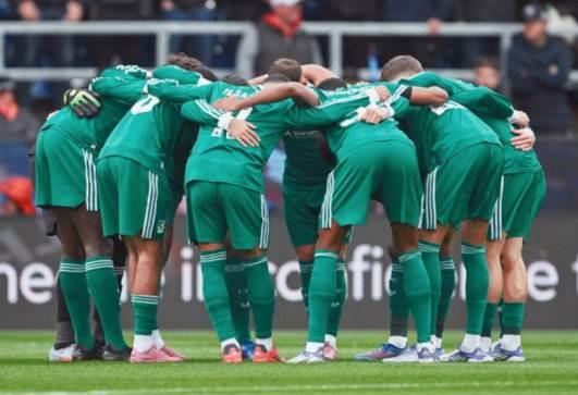 انطلاق مباراة ليفربول ضد بيرنلي في الدوري الإنجليزي