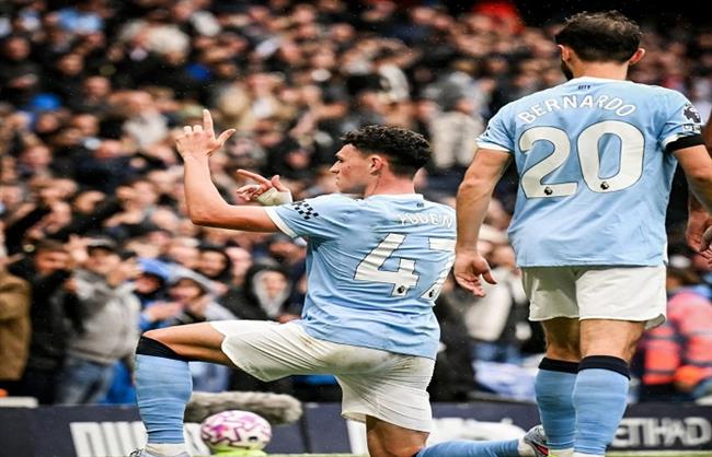 الدوري الإنجليزي.. مانشستر سيتي يتقدم بهدف على يونايتد في الديربي