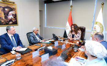 وزيرة التنمية المحلية تبحث الاستعدادات الخاصة بإبراز البعد البيئي في افتتاح المتحف المصري الكبير