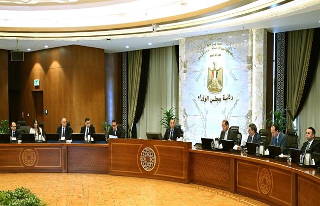 رئيس الوزراء يتابع موقف توافر الاعتمادات المالية اللازمة لتغطية عمليات شراء الأدوية والمستلزمات الطبية