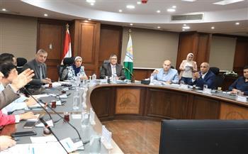 محافظ الجيزة يناقش مقترحات المخططات لتطوير منطقة عزبة الصفيح والمدخل الجنوبي 
