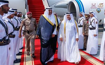 ولي عهد الكويت ورئيس وزراء باكستان يصلان إلى الدوحة للمشاركة في القمة العربية الإسلامية