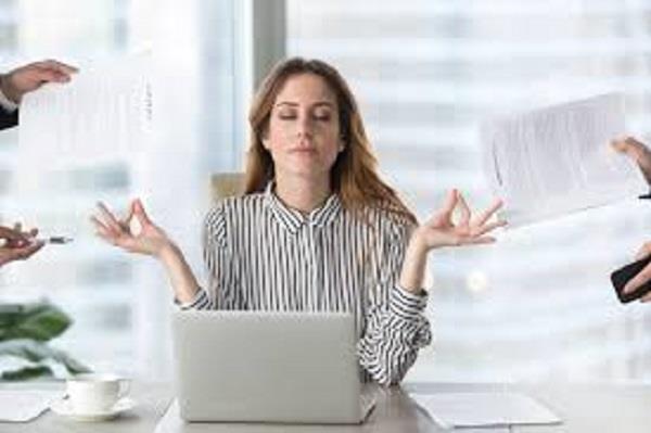 التوتر الإيجابي.. كيف يحفز الموظفات على الإبداع وزيادة الإنتاجية؟