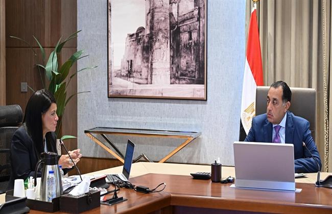 مدبولي يستعرض مع وزيرة التخطيط جهود حوكمة الاستثمارات العامة