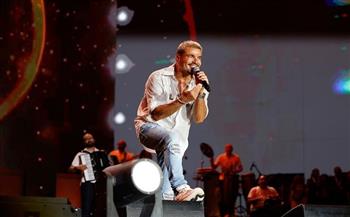 عمرو دياب يشوق جمهوره لحفل "كوكا كولا أرينا" في دبي يوم 1 نوفمبر