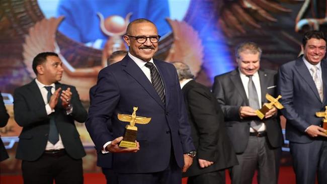أول تعليق من أشرف عبد الباقي بعد تكريمه عن دوره في مسلسل «قلبي ومفتاحه»  