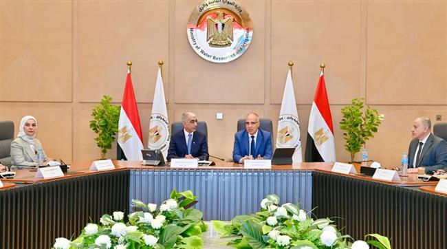 سويلم يلتقي وزير الأشغال البحريني لمناقشة تعزيز التعاون بين مصر والبحرين في مجال الموارد المائية 