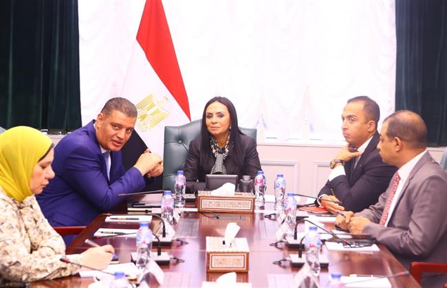 وزيرة التضامن تتابع الموقف التنفيذي لدعم أهالي مشروعات السكن البديل للمناطق المطورة
