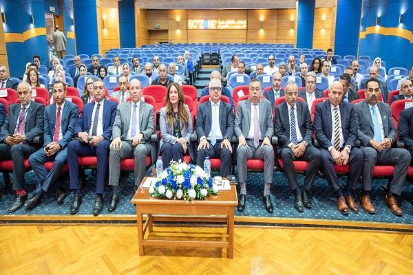رئيس اقتصادية قناة السويس يستقبل السفيرة الأمريكية ووفد من كبريات الشركات الأمريكية بمجال النقل البحري 