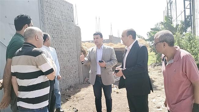 السكرتير العام بالدقهلية في جولة مفاجئة بميت سلسيل لمتابعة ملفات النظافة والتصالح 