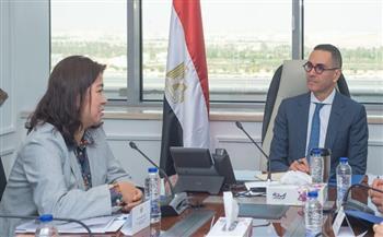 وزيرالاستثمار يبحث مع البنك الأوروبي لإعادة الإعمار سبل تعزيز الاستثمار والتجارة الخارجية
