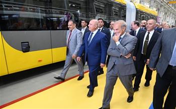 وزير الصناعة يفتتح خط إنتاج جديد لشركة MCV لتصنيع وتصدير الأوتوبيسات الكهربائية بالشرقية
