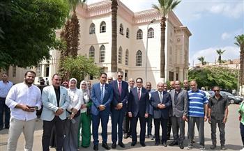 رئيس جامعة القاهرة يفتتح مسجد المدينة الجامعية بعد التجديد