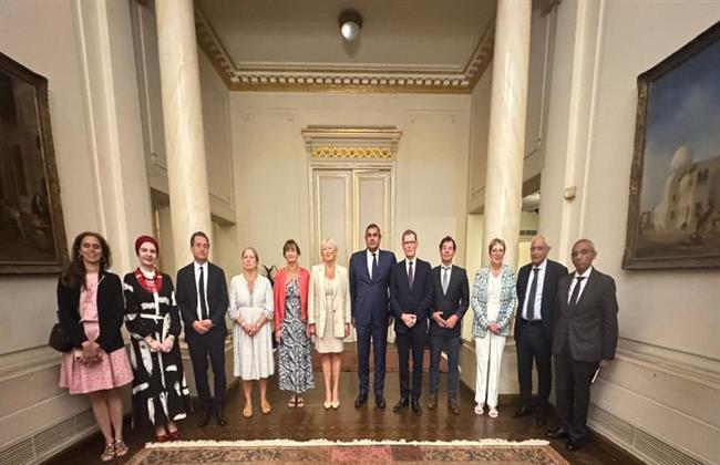 مصر وفرنسا تتفقان على أهمية الحفاظ على زخم العلاقات الثنائية والعمل على تطويرها