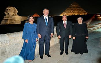 الرئيس السيسي وقرينته يقيمان مأدبة عشاء بمنطقة الهرم على شرف ملك وملكة إسبانيا| فيديو 