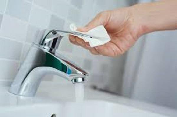 لربات البيوت.. طرق سهلة وفعالة لإزالة الصدأ والبقع الكلسية من صنابير الحمام  