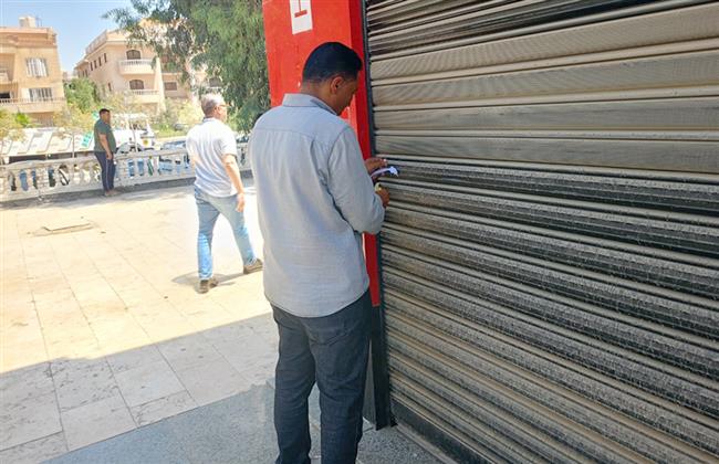 الإسكندرية: حملات موسعة لإغلاق وتشميع المحال المخالفة لمواعيد الغلق الرسمية
