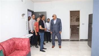 محافظ الوادي الجديد يتفقد سكن الطالبات المميز بالخارجة