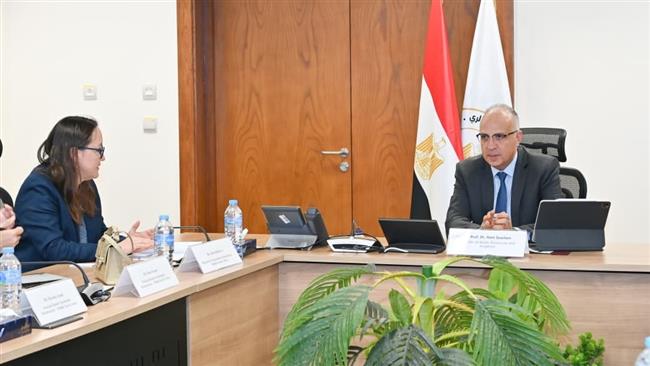 وزير الري يبحث مع مسؤولة ببنك التنمية الأوروبي تعزيز التعاون في قطاع المياه