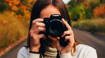 لو حلمك تكوني مصورة فوتوغرافية.. اتبعي تلك الخطوات