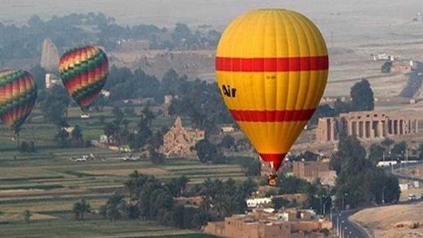 42 رحلة بالون طائر تقل 850 سائحا في سماء الأقصر