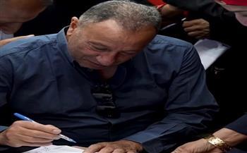 محمود الخطيب يدلي بصوته في الجمعية العمومية للنادي الأهلي