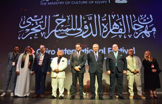 وزير الثقافة يفتتح الدورة 32 من مهرجان القاهرة الدولي للمسرح التجريبي ويدعو  لمناقشة تغيير اسمه |صور