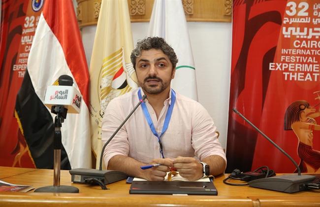 مهرجان القاهرة للمسرح التجريبي | عزت إسماعيل يقدم سيمينار «تطبيقيات عملية في لذكاء الاصطناعي» 