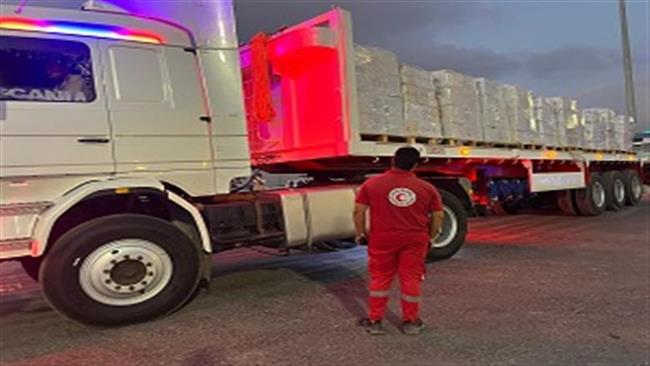 الهلال الأحمر: قافلة "زاد العزة" الـ28 تحمل 2800 طن مساعدات إغاثية عاجلة للفلسطينيين بغزة