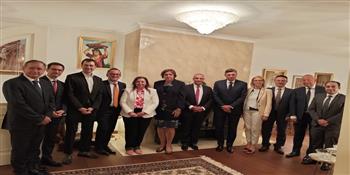 وزير الخارجية يبحث مع مسئولين من سلوفينيا سبل تعزيز التعاون الثنائي