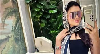 مي عمر تمزج بين العصرية والكلاسيكية في إطلالة جديدة 