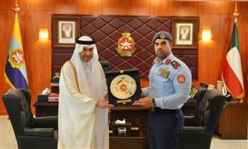 نائب رئيس أركان الجيش الكويتي يبحث مع السفير القطري أوجه التعاون العسكري المشترك
