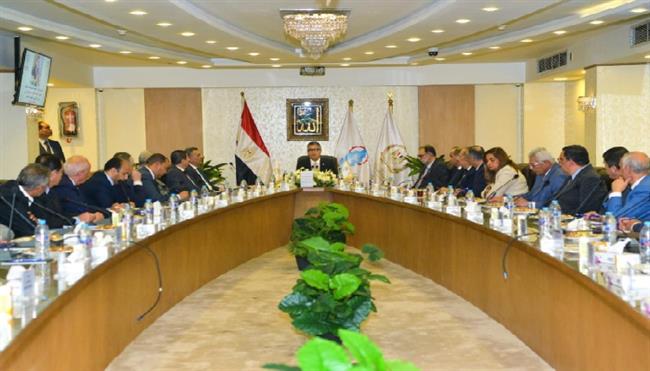 وزير التموين يعقد اجتماعًا مع شركات الزيوت لمواجهة الغش التجاري وضبط الأسواق