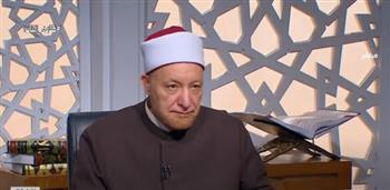 ما حكم قراءة القرآن من المصحف في الصلاة؟.. أمين الفتوى يجيب 