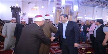 محافظ دمياط يشهد الاحتفال بالمولد النبوي الشريف بمسجد البحر 