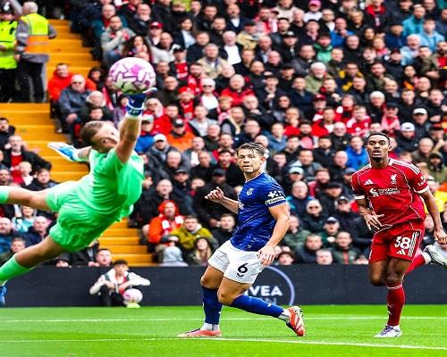 ديربي الميرسيسايد.. ليفربول يحلق في الصدارة بعد الفوز على إيفرتون في الدوري الإنجليزي