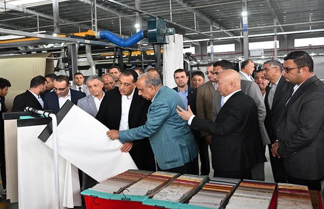 رئيس الوزراء يفتتح مصنع "هنجشينج" الصيني باستثمارات قيمتها 70 مليون دولار