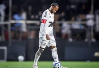 سانتوس البرازيلي يعلن إصابة نيمار 