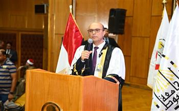 رئيس جامعة أسيوط يُعلن إنطلاق العام الجامعي الجديد 2025/2026 وسط أجواء إحتفالية