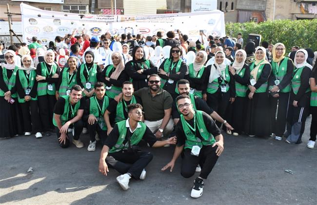 وزير الرياضة ومحافظ القاهرة يدشنان مبادرة "الكيانات الشبابية بالشارع" من حي المطرية  