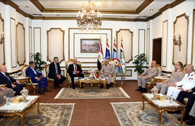 الفريق أول عبد المجيد صقر يلتقي وزير دفاع البوسنة والهرسك