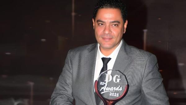 الشاعر نادر عبد الله يستحوذ على جائزة الإبداع في احتفالية دير جيست 2025 