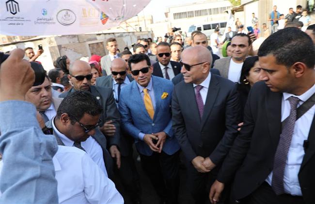 وزير الشباب ومحافظ القاهرة يدشنان بداية مبادرة الكيانات الشبابية بالشارع بالمطرية